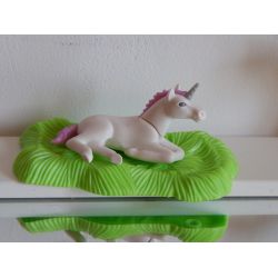 Licorne Couchée Sur Lit De Paille Playmobil
